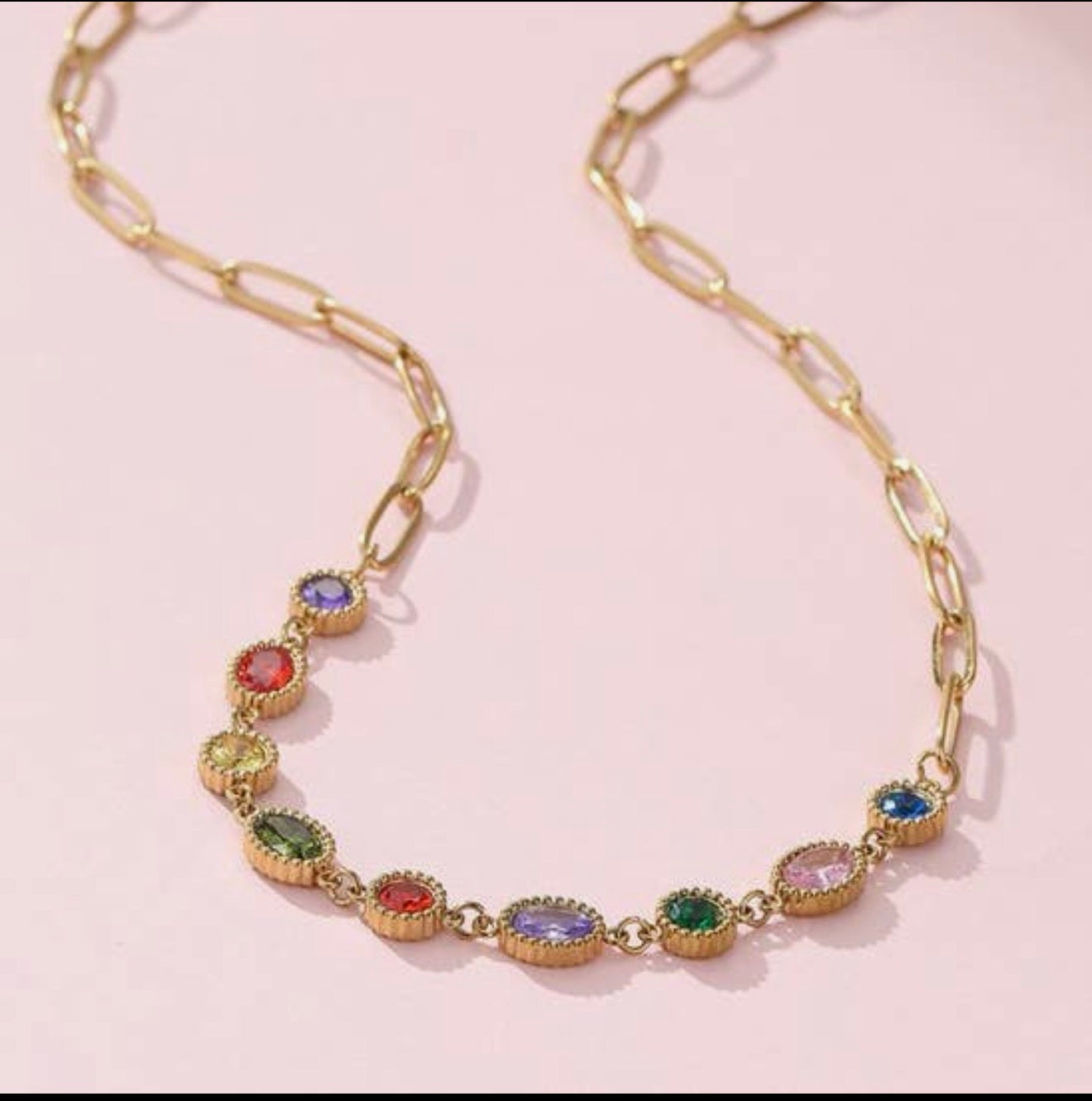 Avery Pendent Necklace