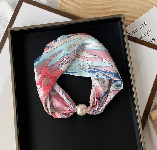 Ivy Pearl Necklace