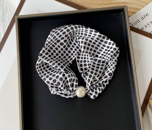Ivy Poka Dot Pearl Necklace