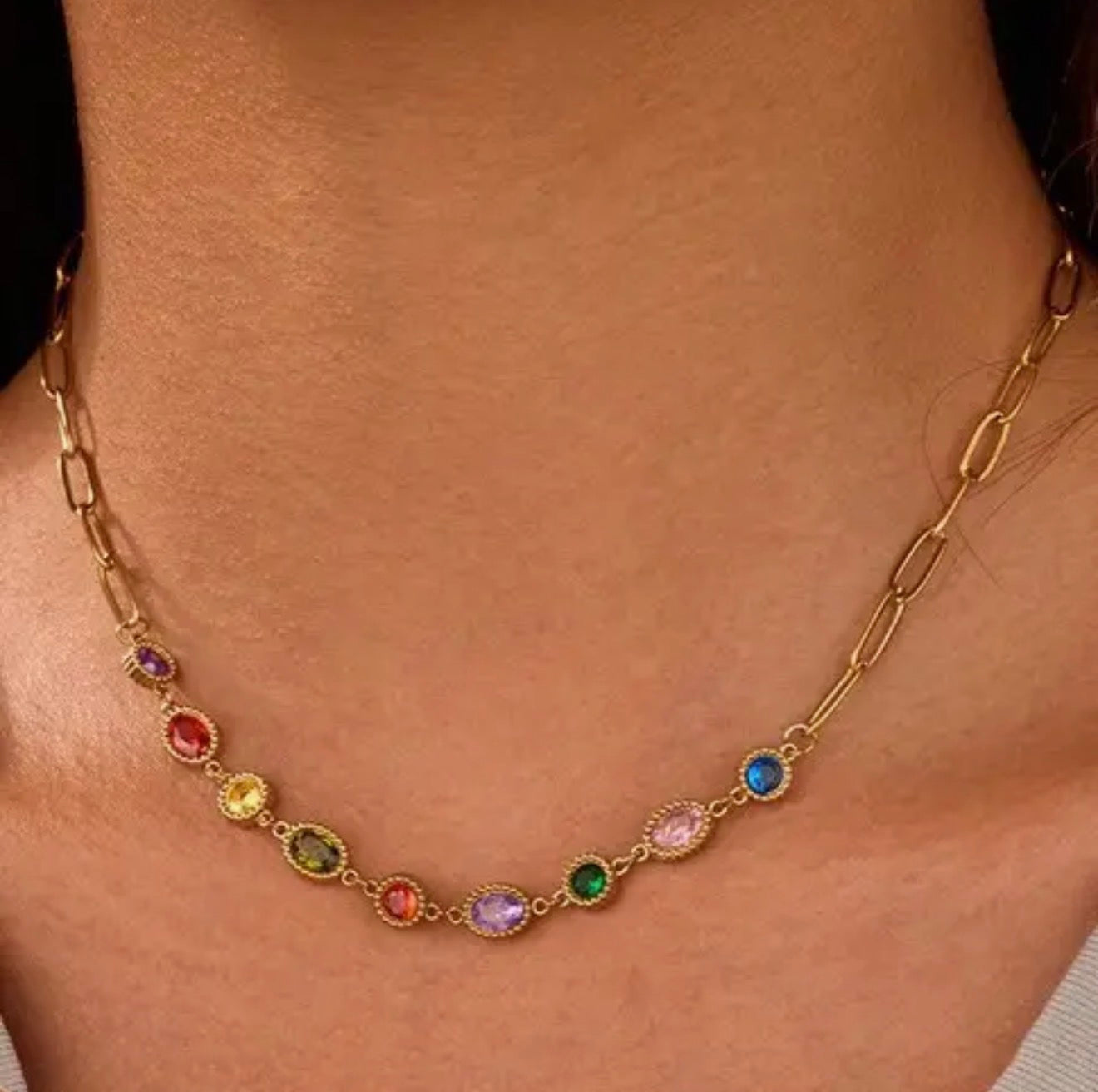 Avery Pendent Necklace