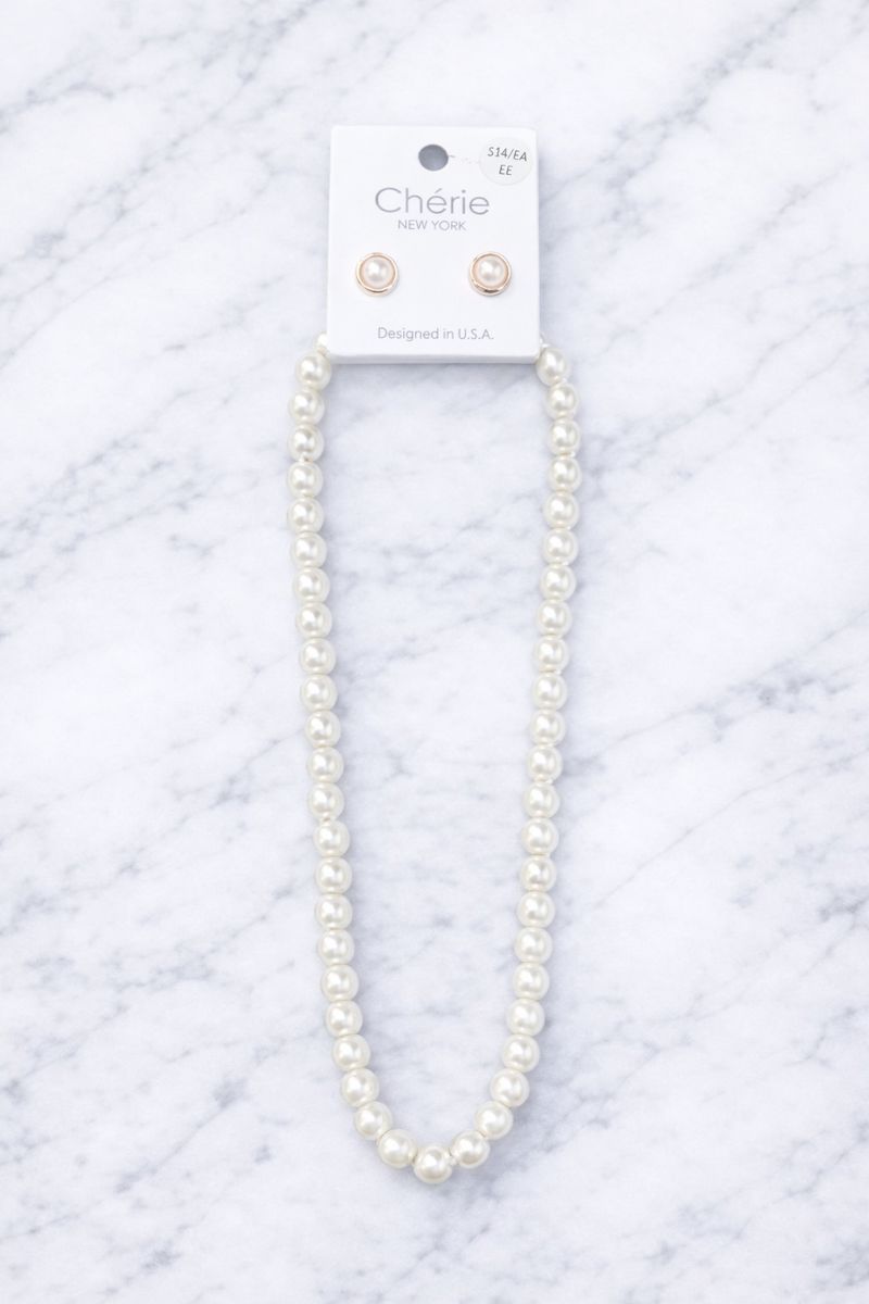 Cassie Pearl Necklace and Earrings Set
