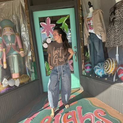 Mia light wash barrel Jean
