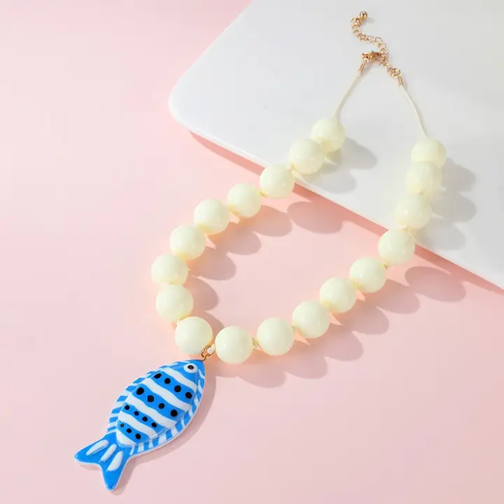 Avery Cream Pendent Necklace