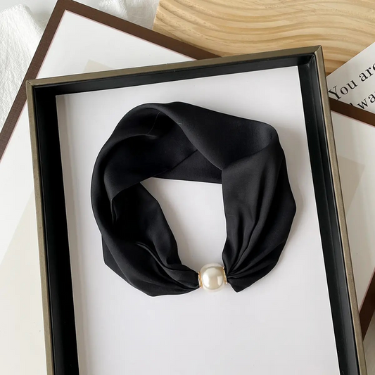 Ivy Black Pearl Necklace